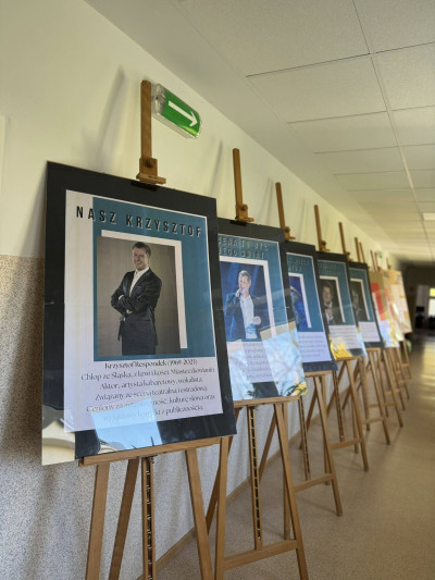 grafika do wpisu: Zwyczajnie niezwyczajny. Nasz Krzysztof!