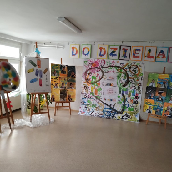 ,,Do dzieła!"  Wystawa twórczości uczestników Nocy Bibliotek 2025.