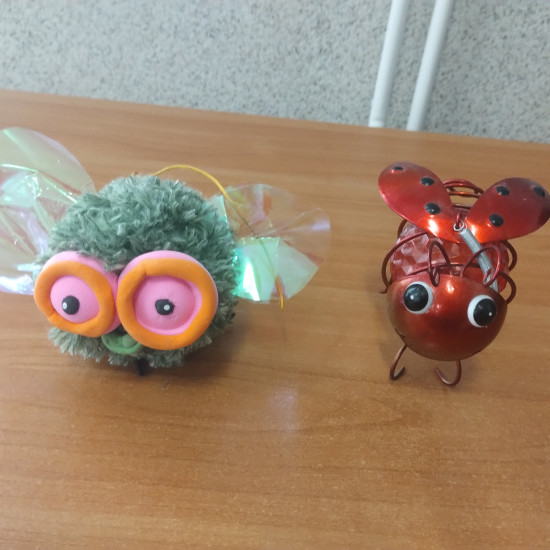 Insektowe pompony -warsztaty plastyczne z Panią Izą Kot