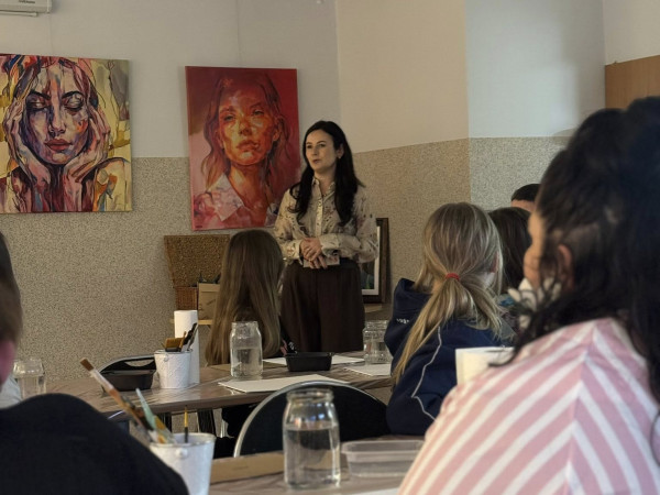 Kobieta, emocja, kolor! A do tego......