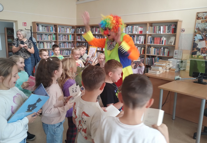 Wampiry, zjawy i potwory w literaturze - lekcja biblioteczna.