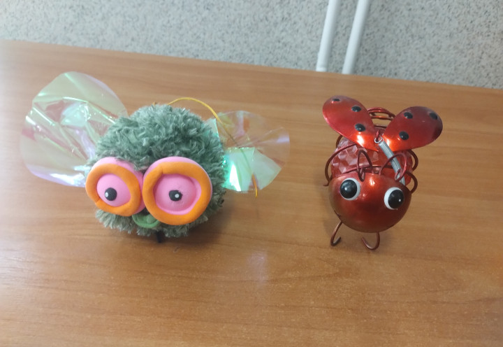 Insektowe pompony -warsztaty plastyczne z Panią Izą Kot