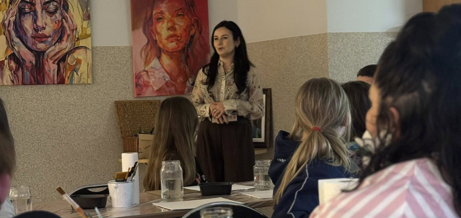 grafika dla wpisu: Kobieta, emocja, kolor! A do tego......